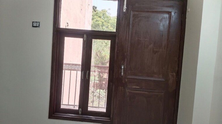 Room, freedom fighters enclave 2 Bedroom 850 Sq.Ft. Builder Floor In Freedom Fighters Enclave Delhi 10360582
