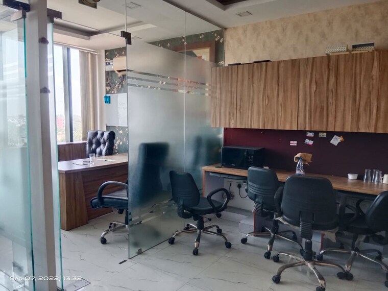 Team Area, netaji subhash place Commercial Office Space 1000 Sq.Ft. In Netaji Subhash Place Delhi 10360603