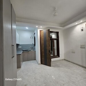Room in 1 BHK Apartment at Neb Sarai – for Rent