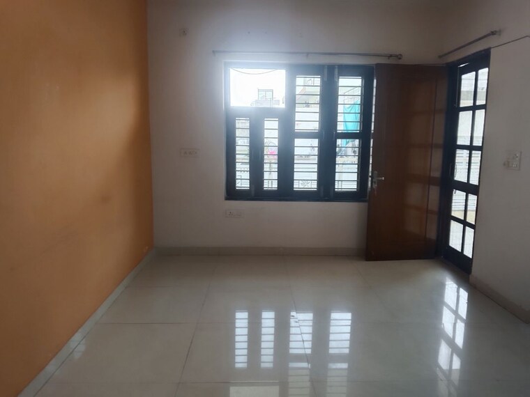 Room, sector 21c 2 Bedroom 108 Sq.Yd. Builder Floor In Sector 21c Faridabad 10360600