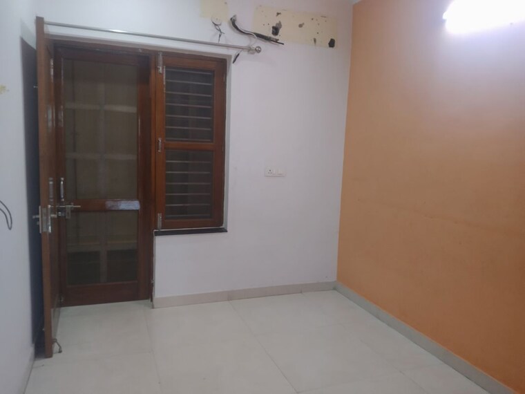 Room, sector 21c 2 Bedroom 108 Sq.Yd. Builder Floor In Sector 21c Faridabad 10360600