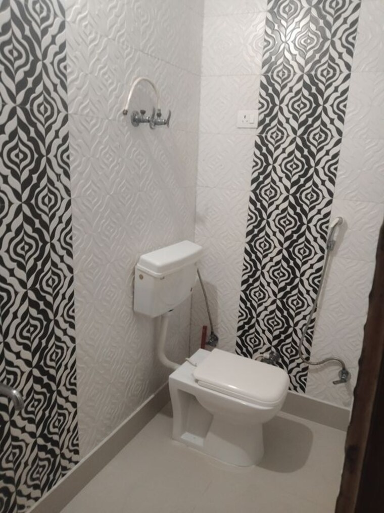 Bathroom, sector 21c 2 Bedroom 108 Sq.Yd. Builder Floor In Sector 21c Faridabad 10360600