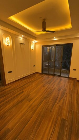 Room in 3.5 BHK Apartment at Conscient Heritage Max, Sector 102 – for Rent