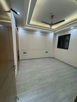 Room in 3.5 BHK Apartment at Conscient Heritage Max, Sector 102 – for Rent