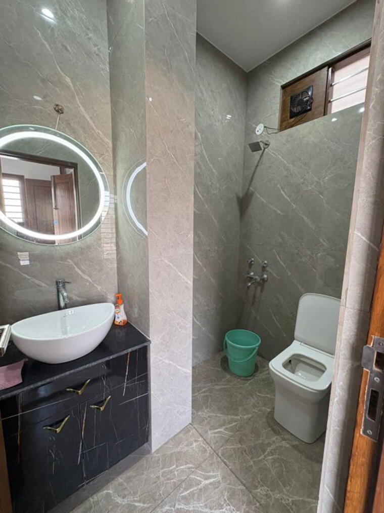 Bathroom, sector 21c 1 Bedroom 160 Sq.Yd. Independent House In Sector 21c Faridabad 10304233