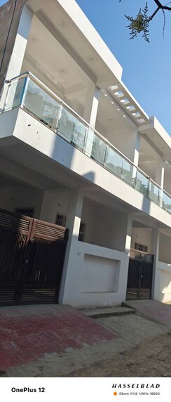 3 BHK + Pooja Room Villa For Sale in Matiyari