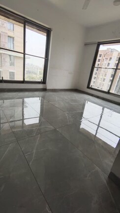 2 BHK Apartment For Rent in Hubtown Seasons
