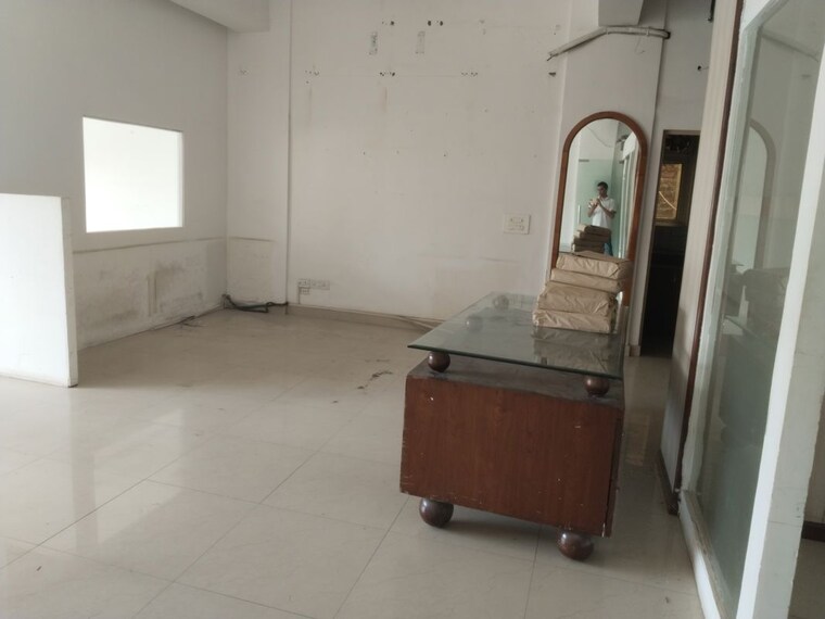 Bathroom, sarita vihar 4 Bedroom 2250 Sq.Ft. Apartment In Sarita Vihar Delhi 10360661