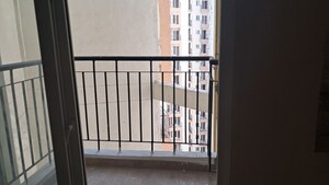 Room in 4 BHK Apartment at Sector 82 – for Rent