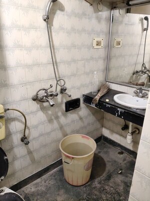Team Area in 3.5 BHK Apartment at Mayur Vihar – for Sale