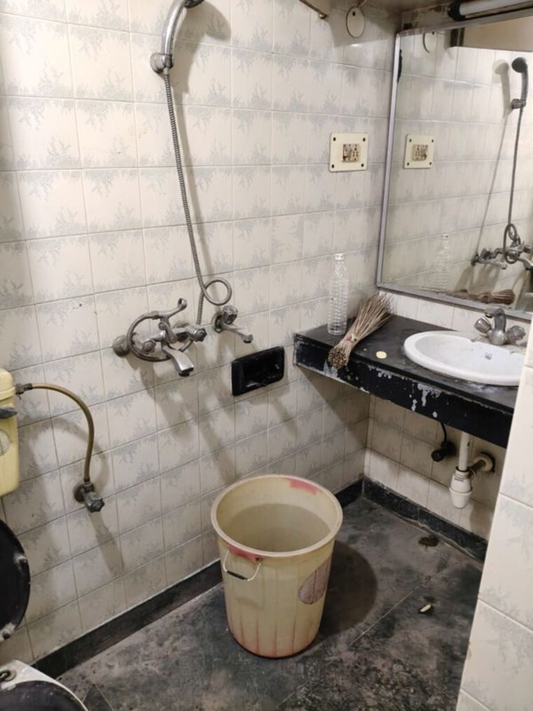 Team Area, mayur vihar 3.5 Bedroom 1250 Sq.Ft. Apartment In Mayur Vihar Delhi 10360678