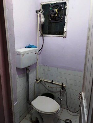 Bathroom in 1.5 BHK Apartment at Mayur Vihar – for Rent