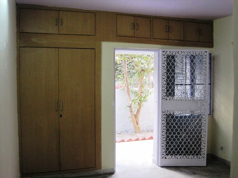 Room, mayur vihar 1.5 Bedroom 750 Sq.Ft. Apartment In Mayur Vihar Delhi 10360686