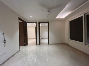 Room in 4 BHK Apartment at Greater Kailash ii – for Sale