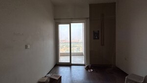 Room in 2 BHK Apartment at Supertech Supernova Nova Residences, Sector 94 – for Rent