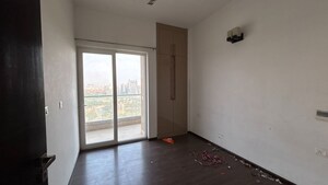 Room in 2 BHK Apartment at Supertech Supernova Nova Residences, Sector 94 – for Rent