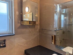 Bathroom in 3 BHK Builder Floor at Smart World Orchard, Sector 61 – for Rent