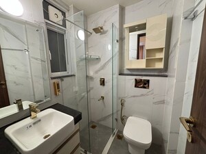 Bathroom in 3 BHK Builder Floor at Smart World Orchard, Sector 61 – for Rent