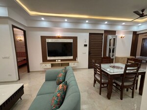 Parking in 3 BHK Builder Floor at Smart World Orchard, Sector 61 – for Rent