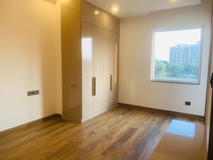 Room in 3 BHK Builder Floor at Vipul World Floors, Sector 48 – for Rent