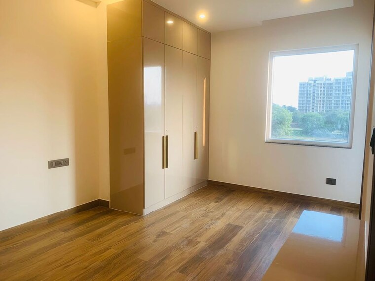 Room, vipul-world-floors 3 Bedroom 1800 Sq.Ft. Builder Floor In Sector 48 Gurgaon 10360698