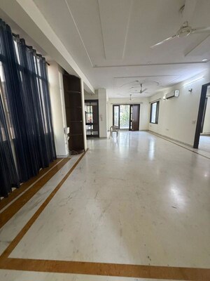 Hall in 3 BHK Builder Floor at South City 2 – for Rent