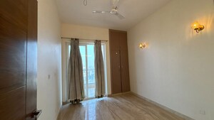 Room in 3 BHK Apartment at Supertech Supernova Nova Residences, Sector 94 – for Rent