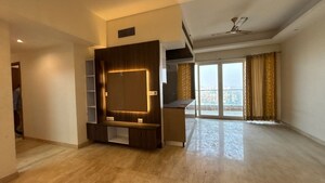 Room in 3 BHK Apartment at Supertech Supernova Nova Residences, Sector 94 – for Rent