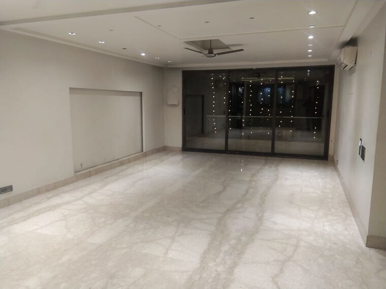 Room, jawahar nagar 3 Bedroom 2200 Sq.Ft. Apartment In Jawahar Nagar Delhi 10360733