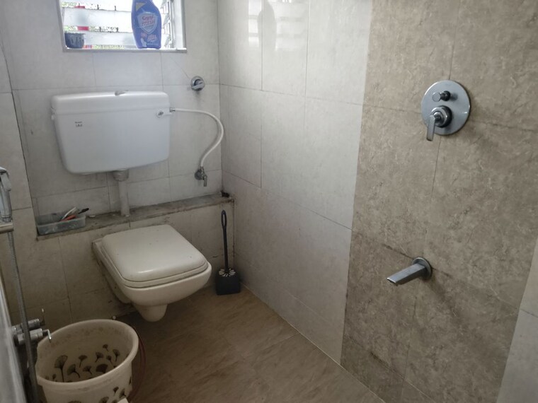 Bathroom, irla 2 Bedroom 600 Sq.Ft. Apartment In Irla Mumbai 10360726