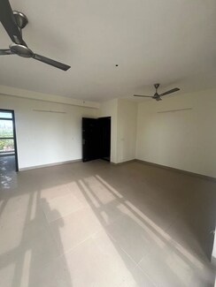4 BHK + Servant Room Apartment For Rent in BPTP Park Prime
