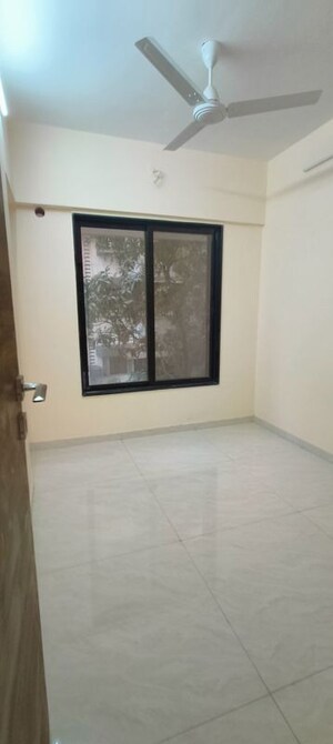 Room in 2.5 BHK Apartment at Borivali West – for Sale