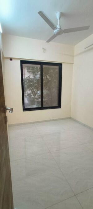 Room in 2.5 BHK Apartment at Borivali West – for Sale