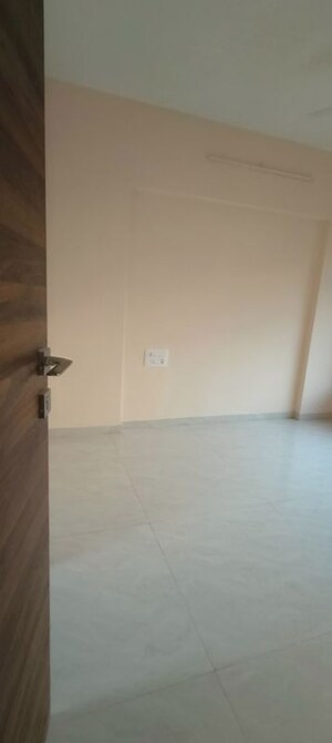 Room in 2.5 BHK Apartment at Borivali West – for Sale