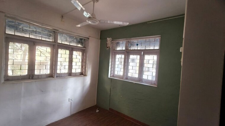 Room, bandra west 2 Bedroom 700 Sq.Ft. Apartment In Bandra West Mumbai 10360743