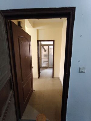 Building Lobby in 3.5 BHK Apartment at Shakti the Sky Lark  Apartment, Sector 52 – for Rent
