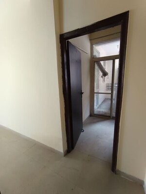 Room in 3.5 BHK Apartment at Shakti the Sky Lark  Apartment, Sector 52 – for Rent