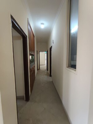 Building Lobby in 3.5 BHK Apartment at Shakti the Sky Lark  Apartment, Sector 52 – for Rent