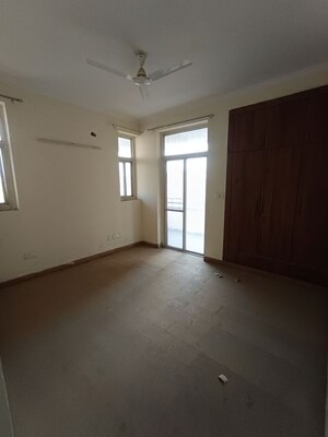 Room in 3.5 BHK Apartment at Shakti the Sky Lark  Apartment, Sector 52 – for Rent