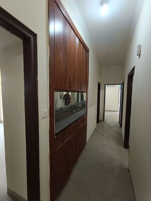 Building Lobby in 3.5 BHK Apartment at Shakti the Sky Lark  Apartment, Sector 52 – for Rent