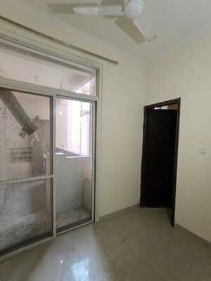 Room in 3.5 BHK Apartment at Shakti the Sky Lark  Apartment, Sector 52 – for Rent