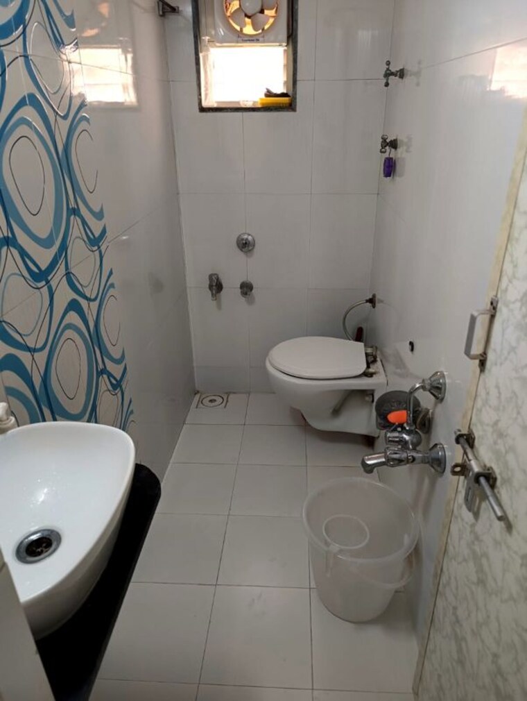Bathroom, ellisbridge 2 Bedroom 810 Sq.Ft. Apartment In Ellisbridge Ahmedabad 10360750