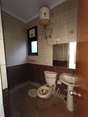 Bathroom in 4 BHK Apartment at Anand Niketan CGHS, Sector 52 – for Rent
