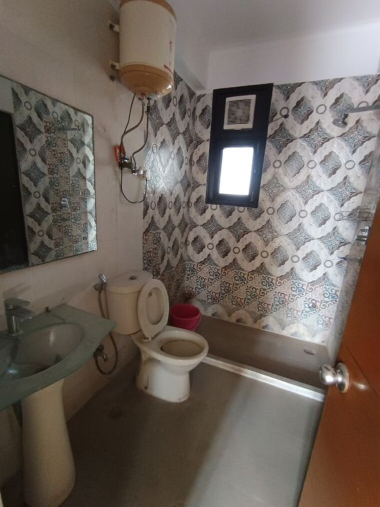 Bathroom, anand-niketan-cghs 4 Bedroom 3600 Sq.Ft. Apartment In Sector 52 Gurgaon 10360753