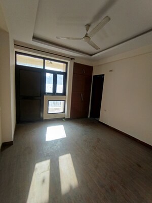 Room in 4 BHK Apartment at Anand Niketan CGHS, Sector 52 – for Rent