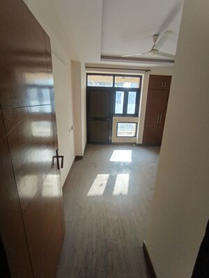 Room in 4 BHK Apartment at Anand Niketan CGHS, Sector 52 – for Rent