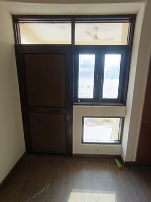 Room in 4 BHK Apartment at Anand Niketan CGHS, Sector 52 – for Rent