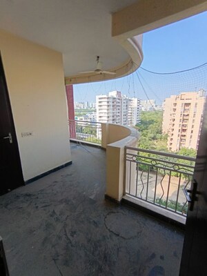 Room in 4 BHK Apartment at Anand Niketan CGHS, Sector 52 – for Rent