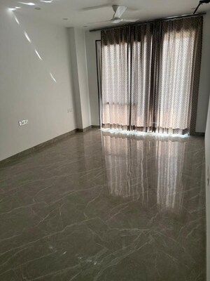 Room in 4 BHK Builder Floor at DLF Garden City Independent Floors, Sector 92 – for Rent