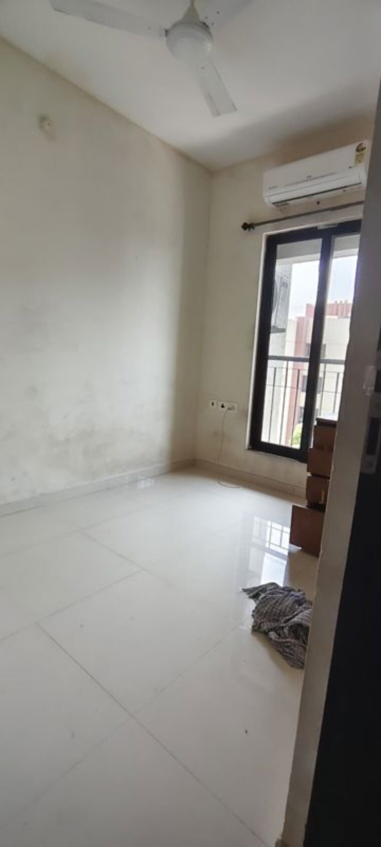 Room, dosti-desire 1 Bedroom 450 Sq.Ft. Apartment In Brahmand Thane 10360763